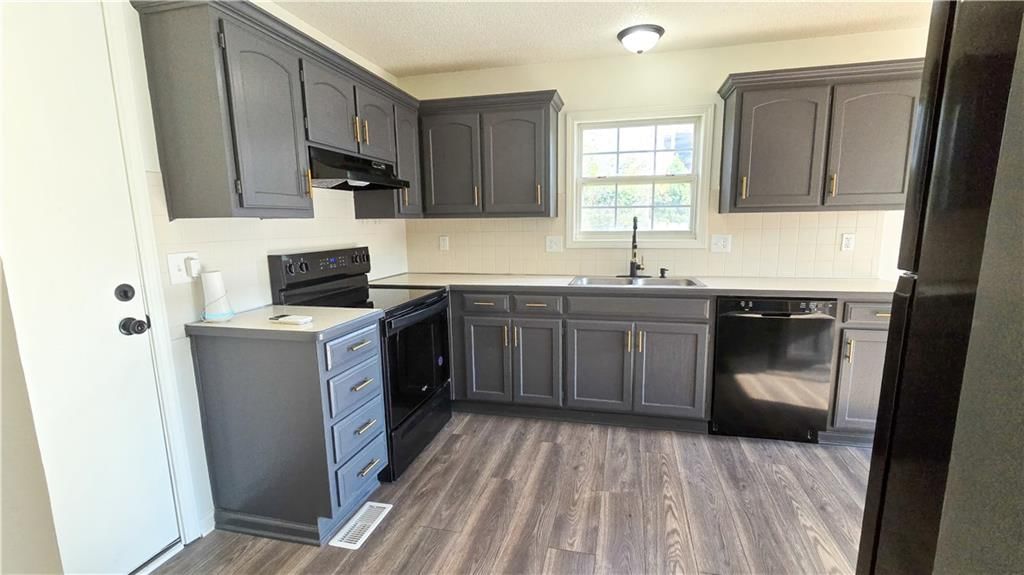 16408 Slater Avenue — photo 9