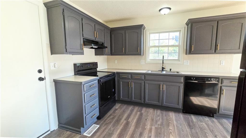 16408 Slater Avenue — photo 10