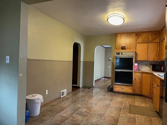 2028 ELIZABETH Avenue — photo 11
