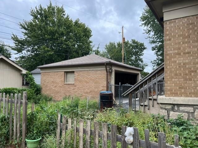 2028 ELIZABETH Avenue — photo 19
