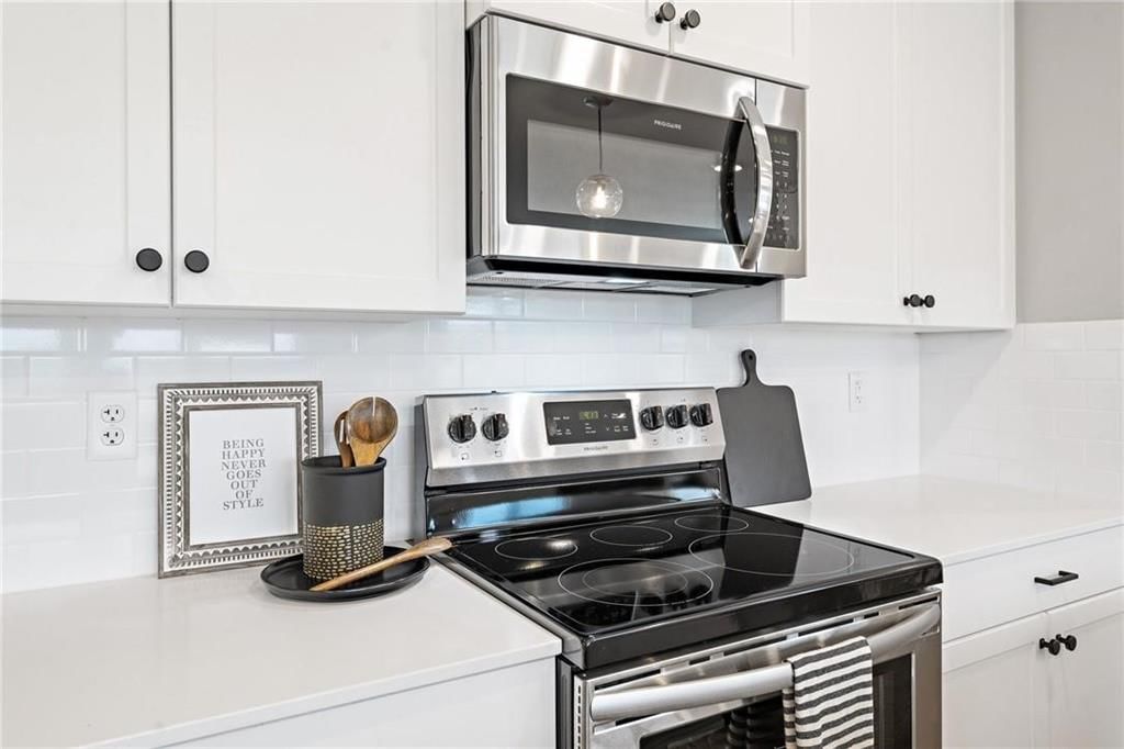 8713 SW Edgewater Drive — photo 8