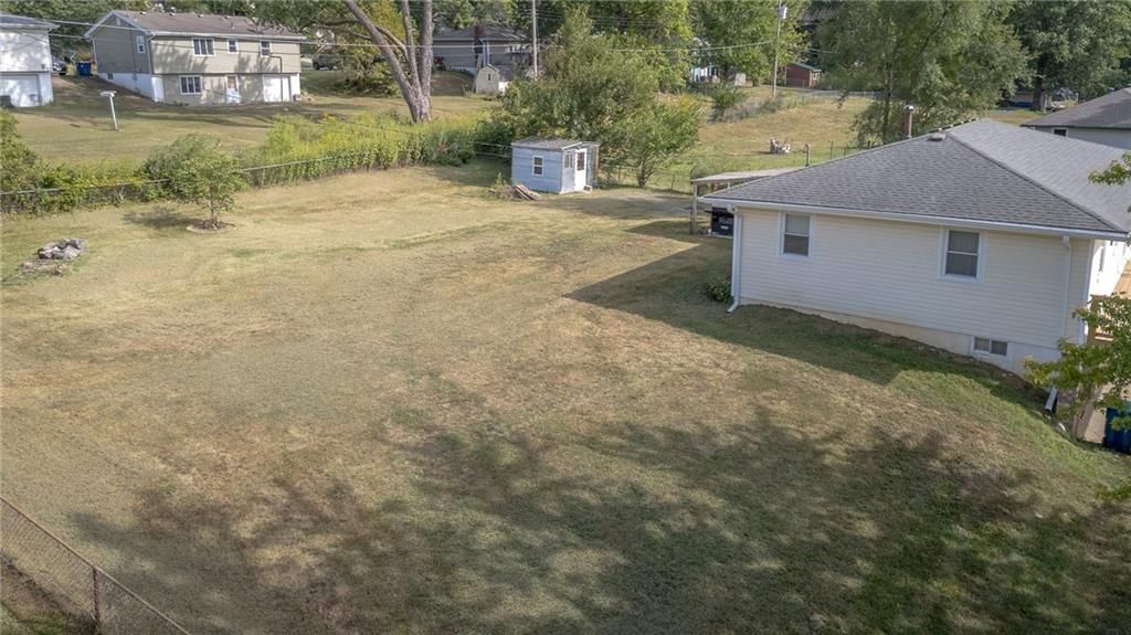309 Waller Avenue — photo 14