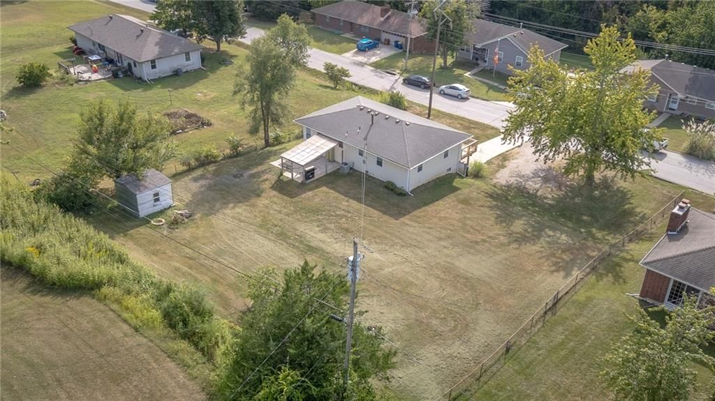 309 Waller Avenue — photo 15