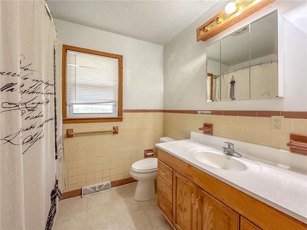 309 Waller Avenue — photo 5
