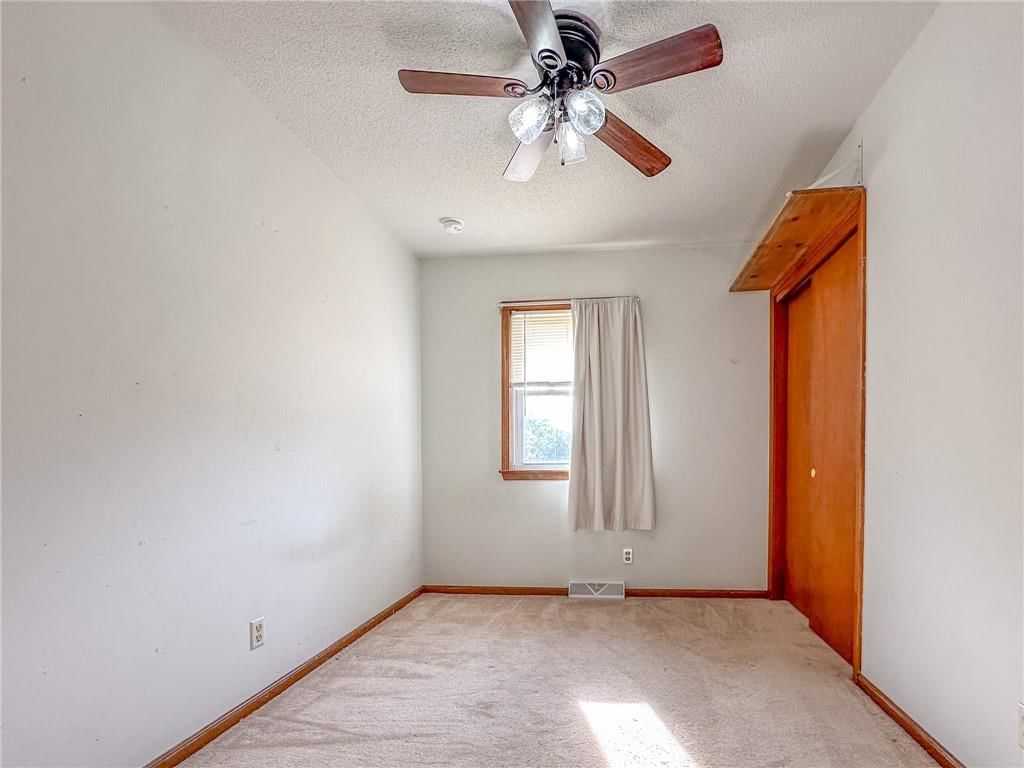 309 Waller Avenue — photo 9