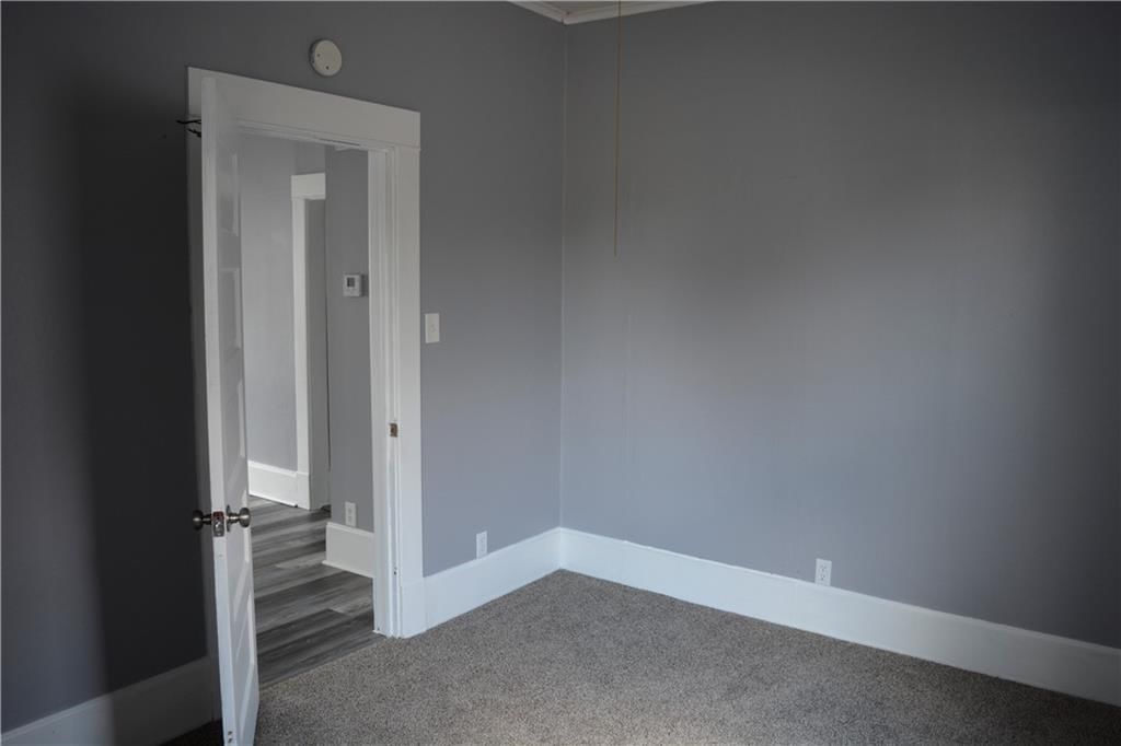 313 E Washington Street — photo 11