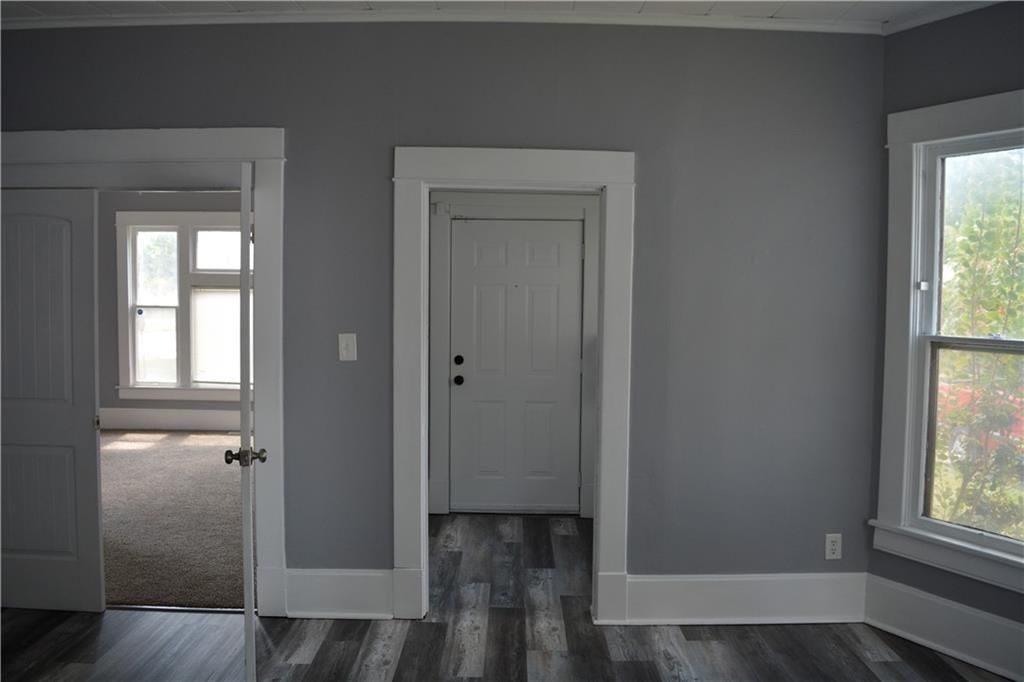 313 E Washington Street — photo 17