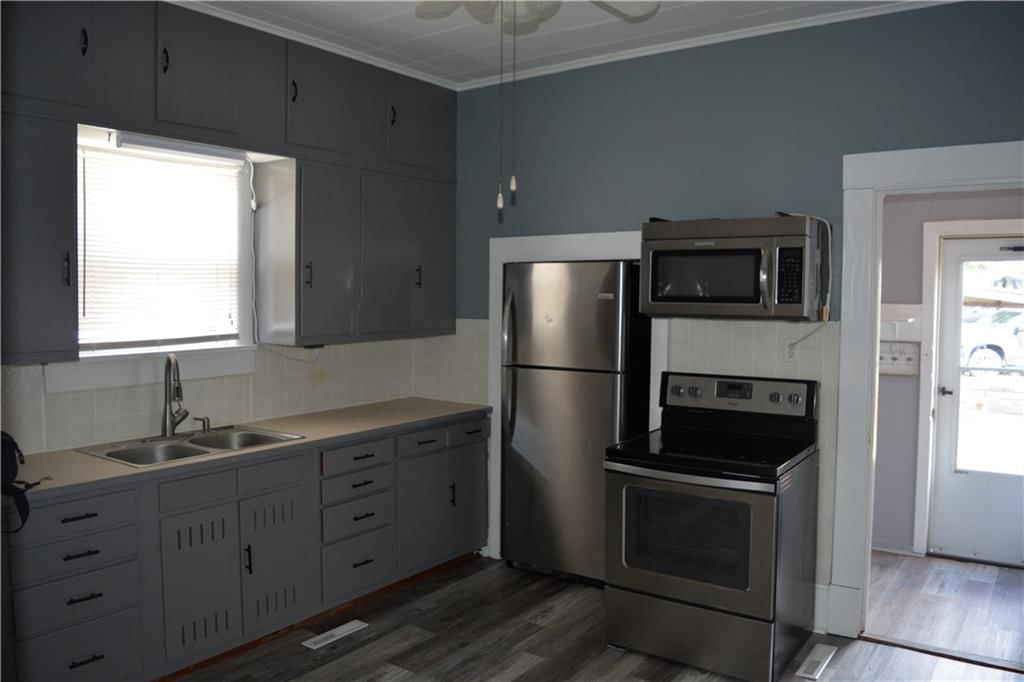 313 E Washington Street — photo 21