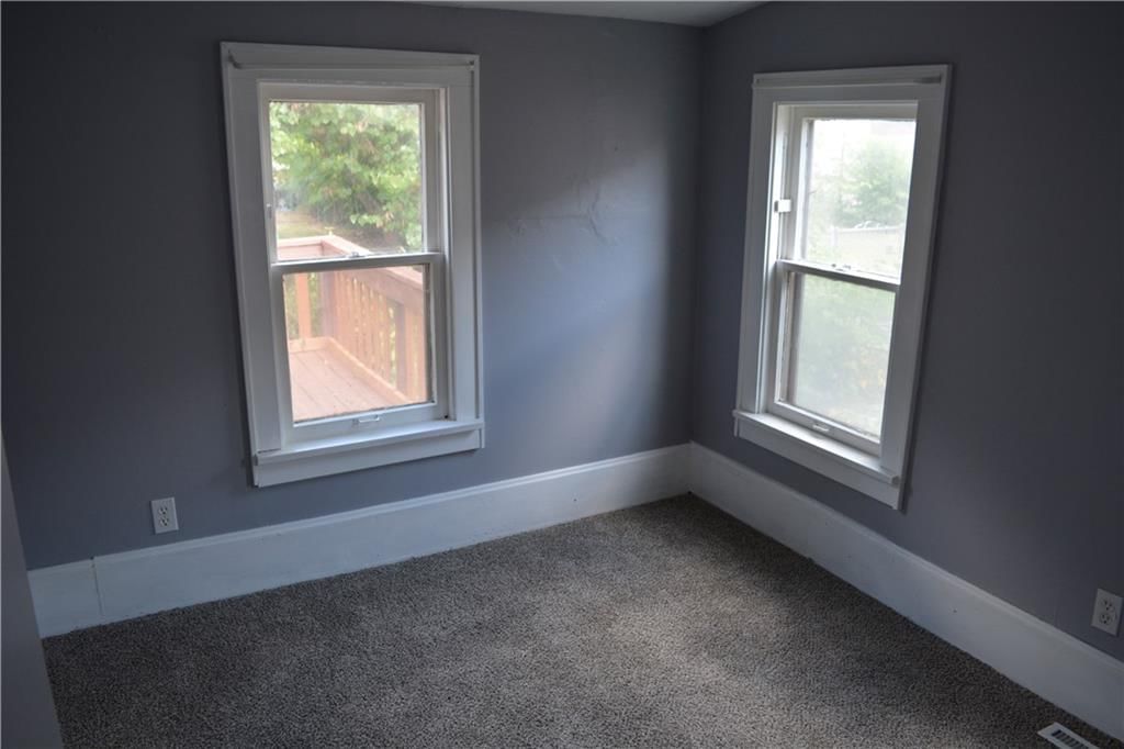 313 E Washington Street — photo 30