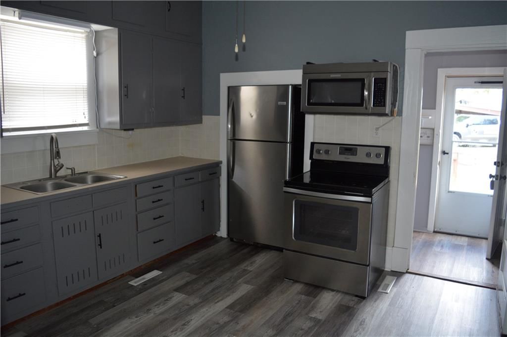 313 E Washington Street — photo 32