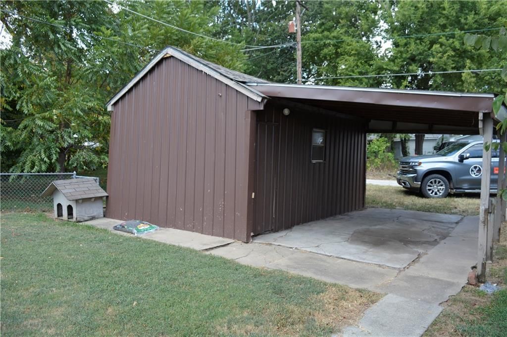 313 E Washington Street — photo 35