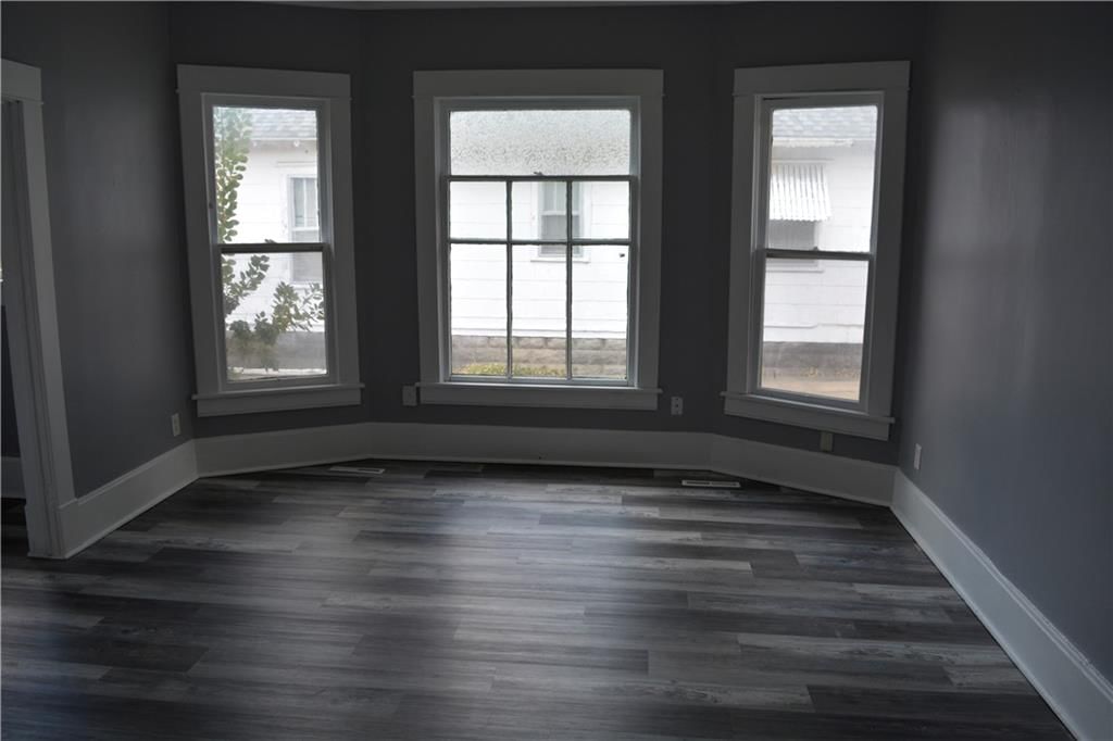 313 E Washington Street — photo 8