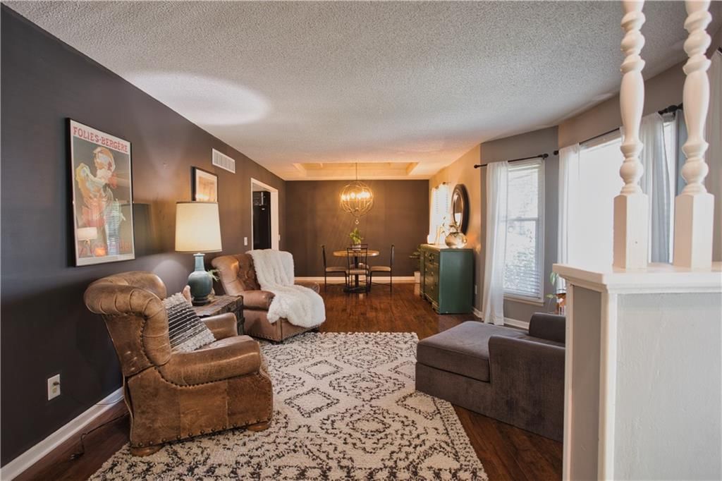 901 S Oak Street — photo 14