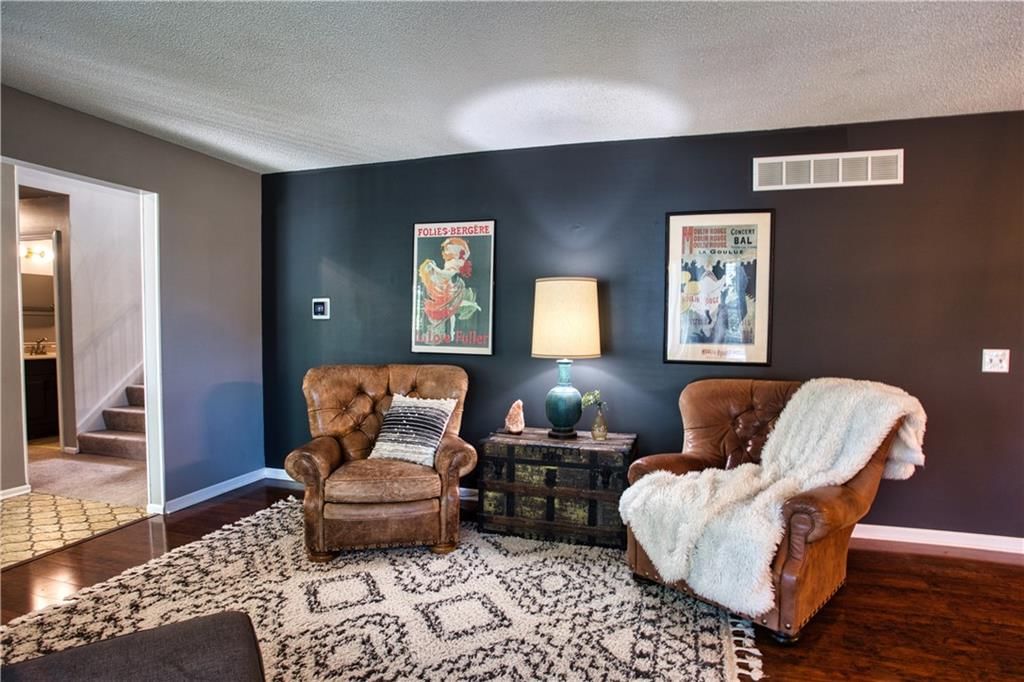 901 S Oak Street — photo 15