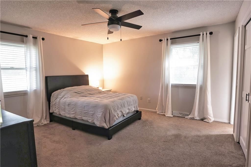 901 S Oak Street — photo 19