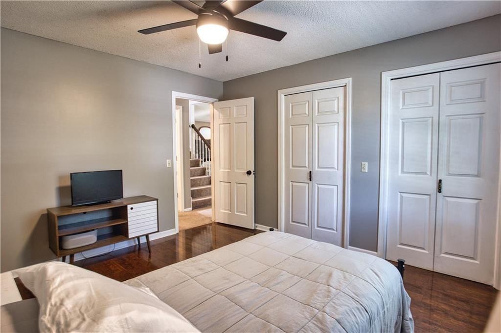 901 S Oak Street — photo 25