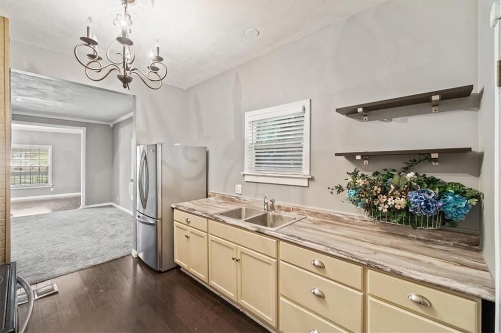 3233 Norton Avenue — photo 9