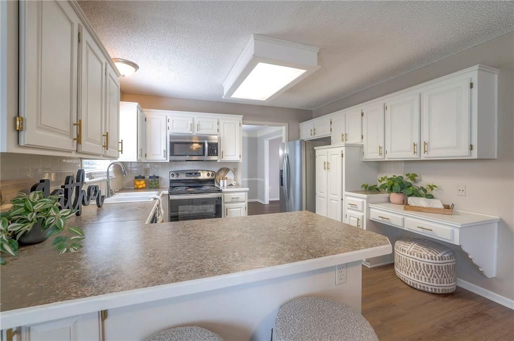 918 E Oakview Street — photo 12