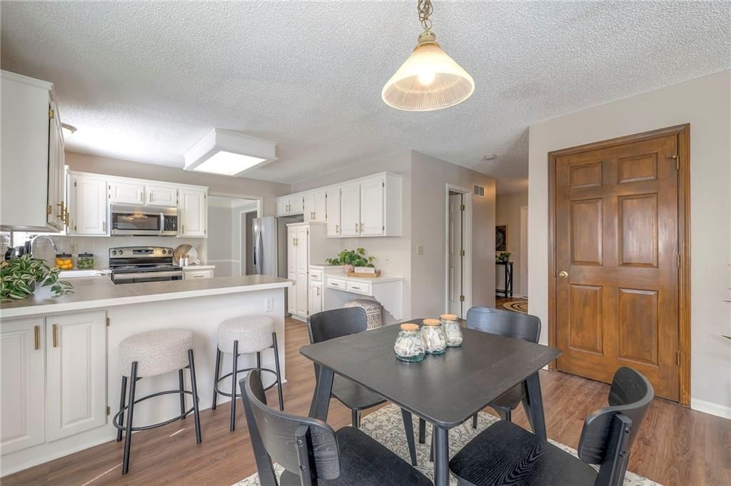 918 E Oakview Street — photo 14