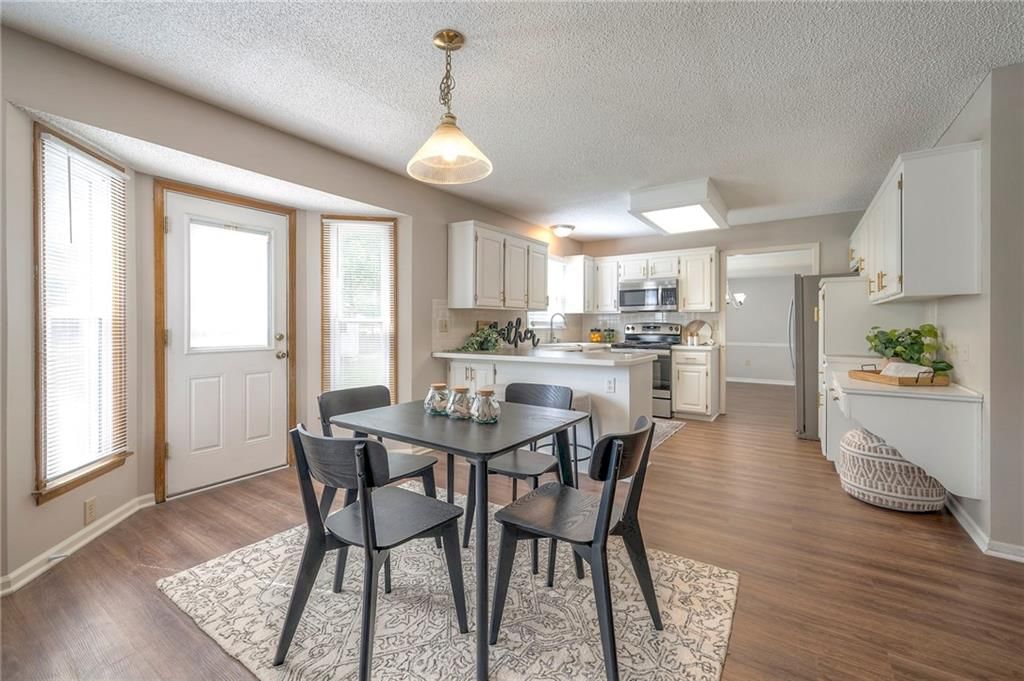 918 E Oakview Street — photo 15