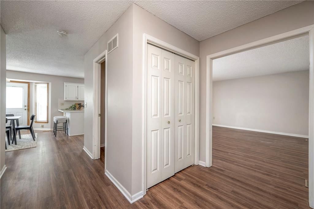 918 E Oakview Street — photo 4