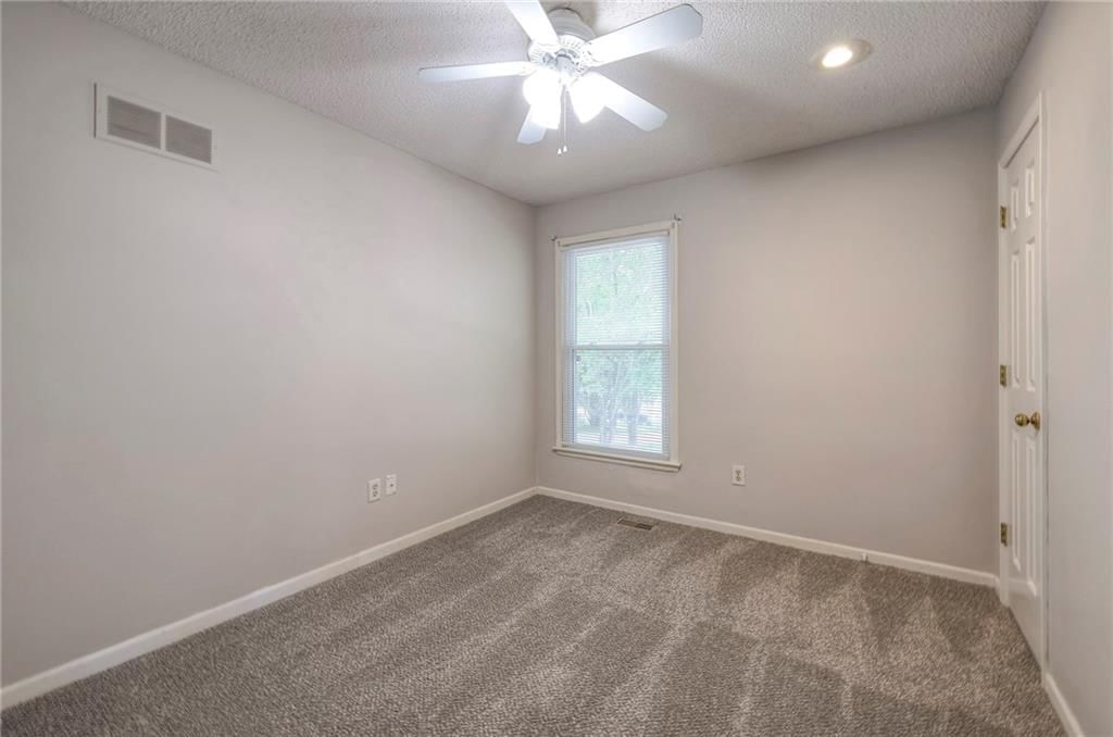 918 E Oakview Street — photo 31
