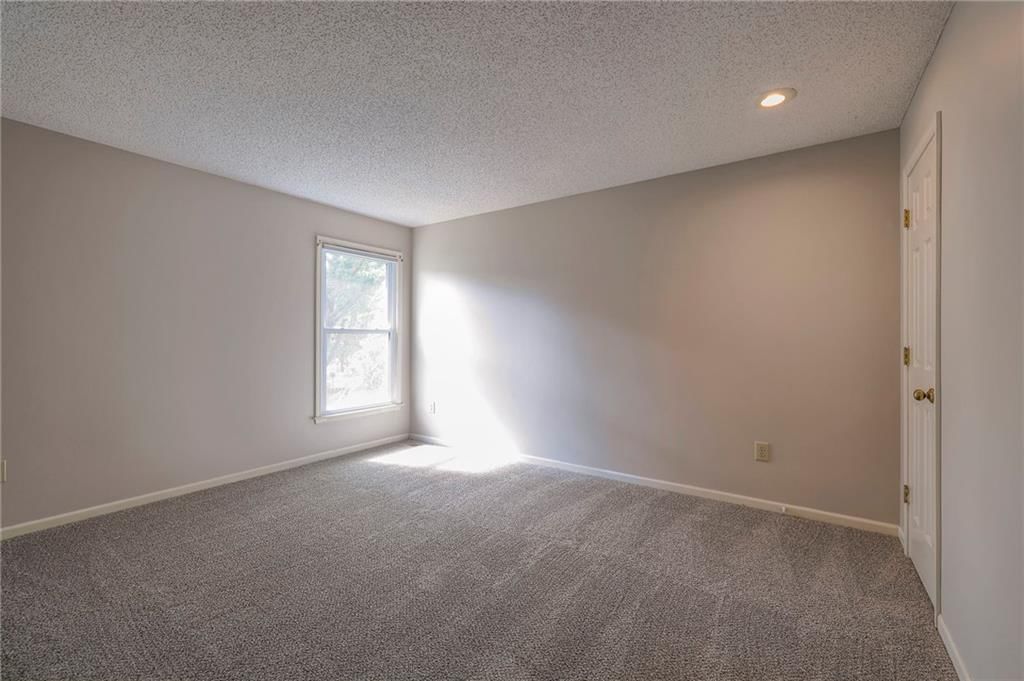 918 E Oakview Street — photo 33
