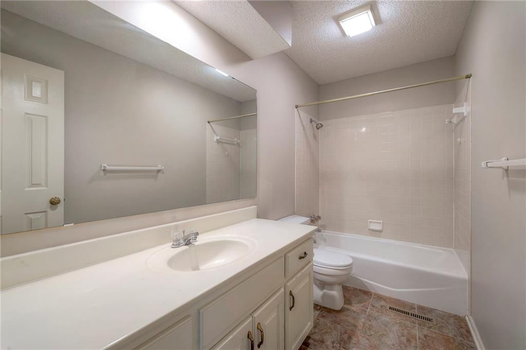 918 E Oakview Street — photo 34