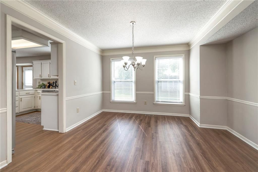 918 E Oakview Street — photo 7