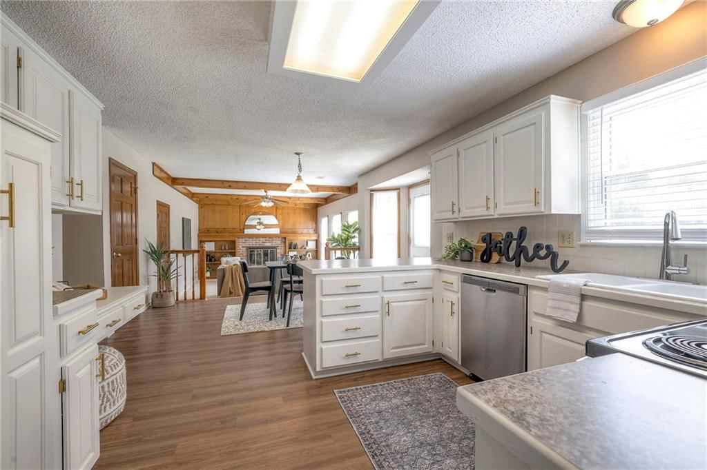 918 E Oakview Street — photo 10