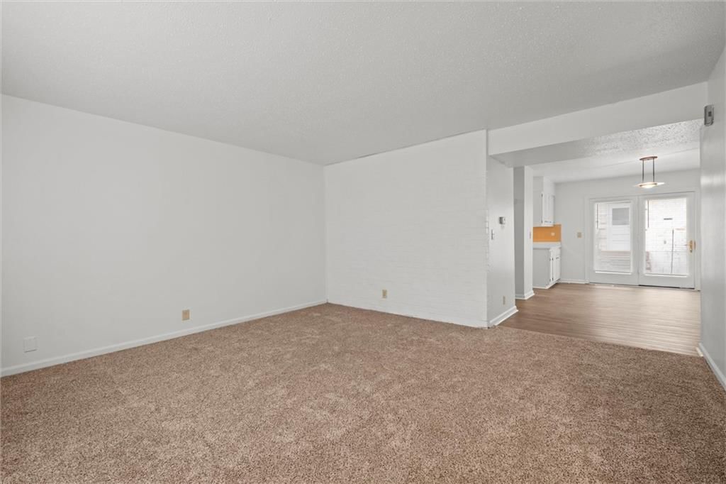 944 Jana Drive — photo 3
