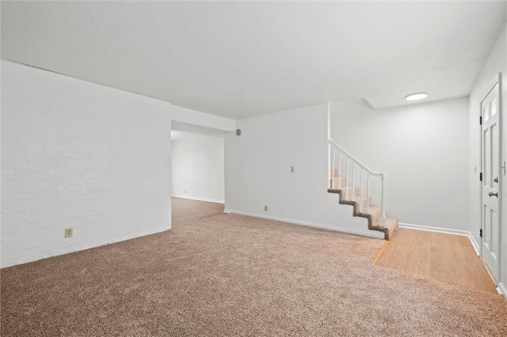 944 Jana Drive — photo 4