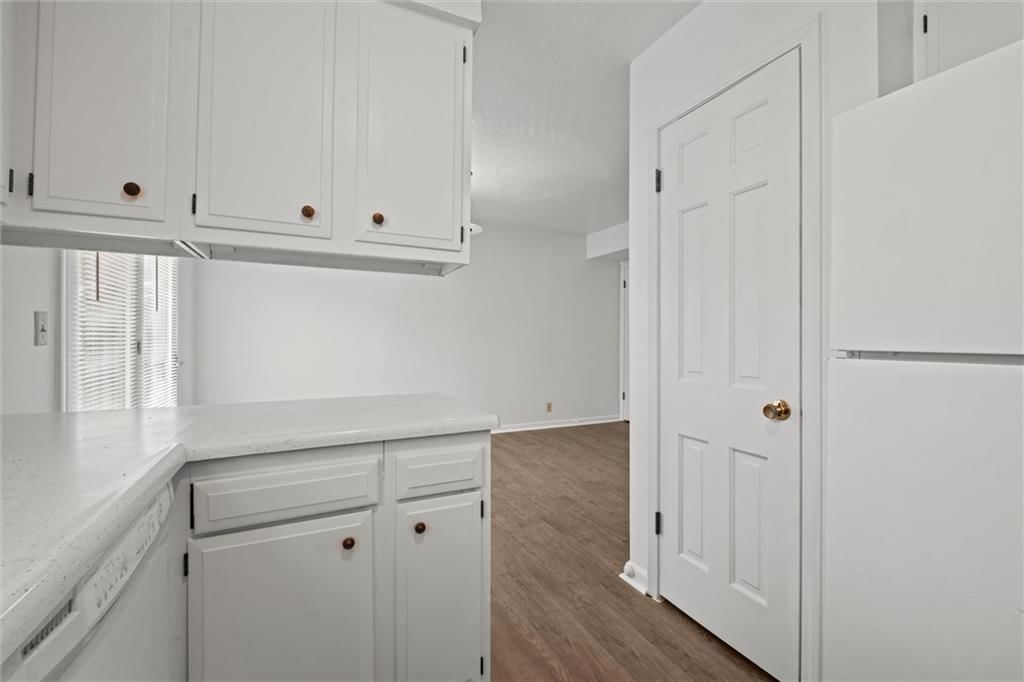 944 Jana Drive — photo 9