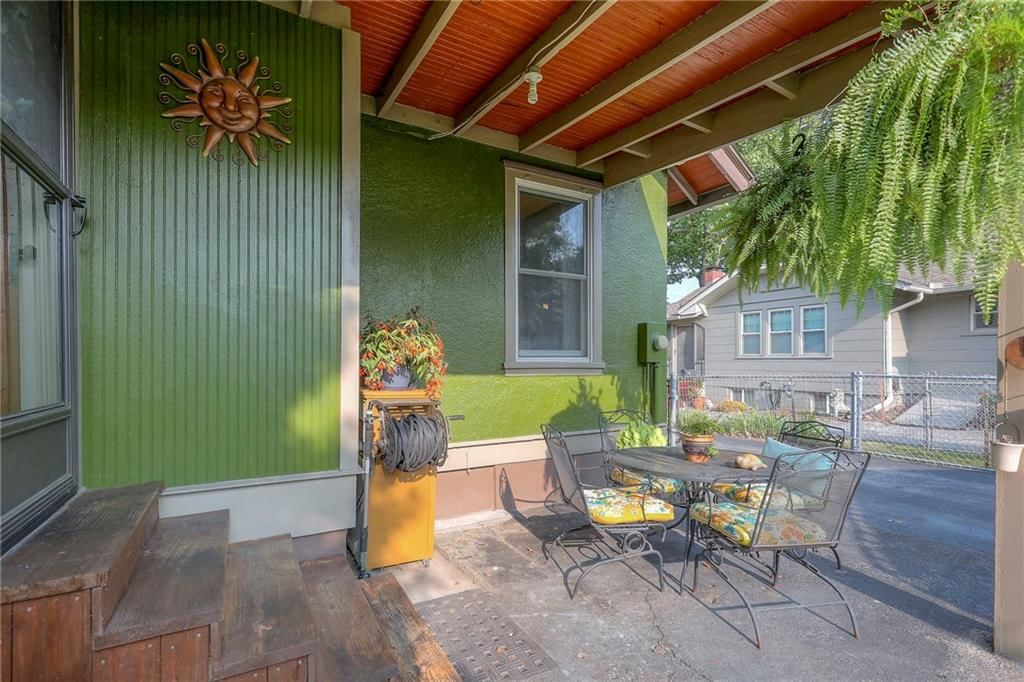 215 S Ash Avenue — photo 17