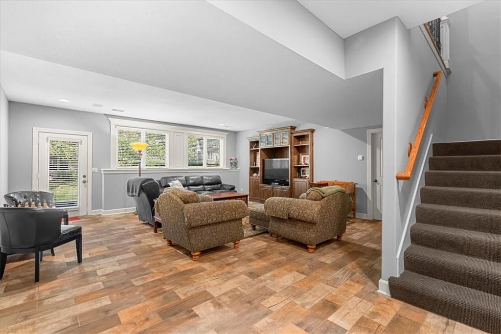 9934 Fountain Circle — photo 28