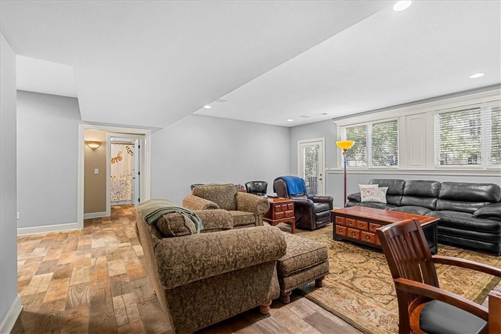 9934 Fountain Circle — photo 32