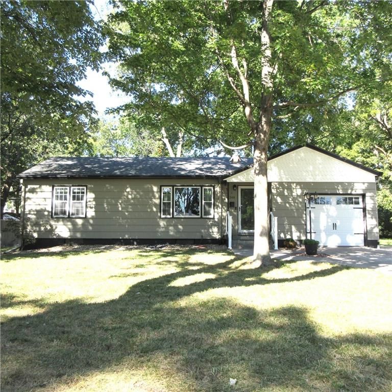 1348 S Oak Street — photo 2