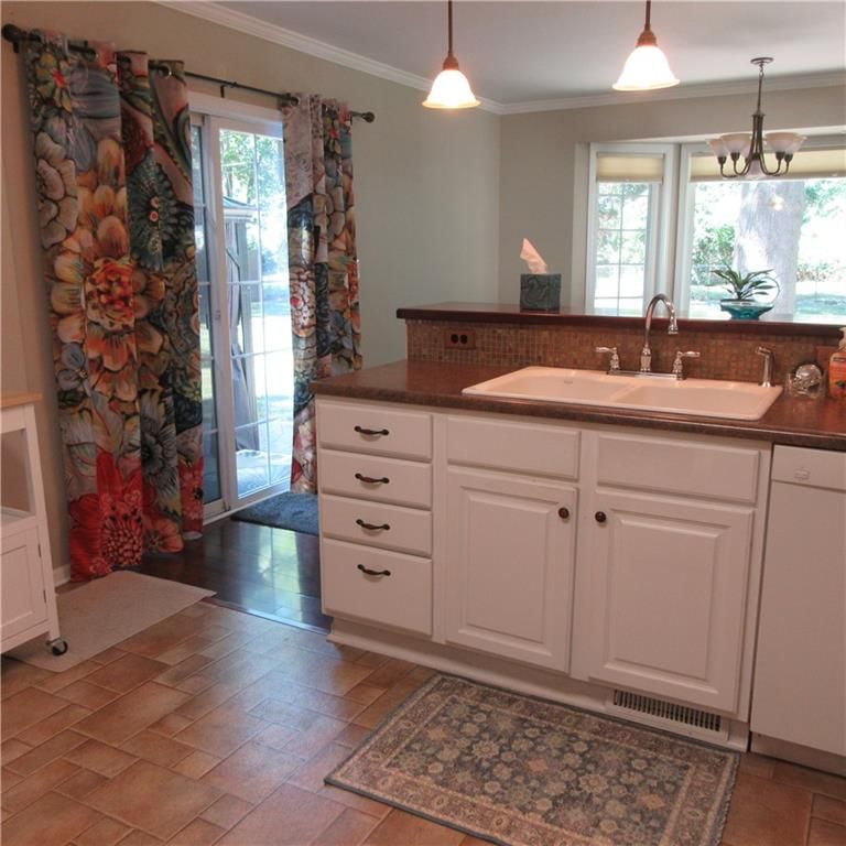 1348 S Oak Street — photo 24