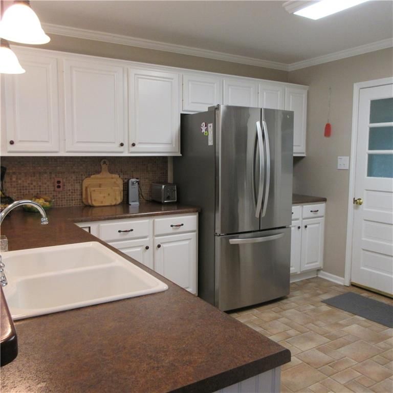 1348 S Oak Street — photo 30