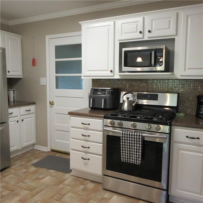 1348 S Oak Street — photo 32