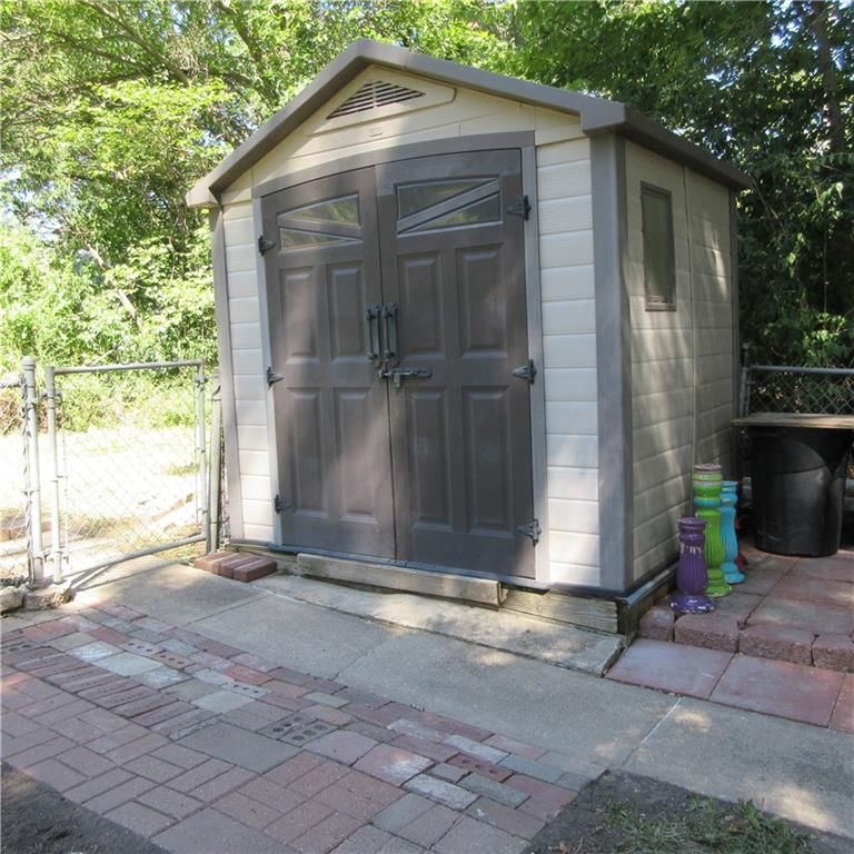 1348 S Oak Street — photo 71