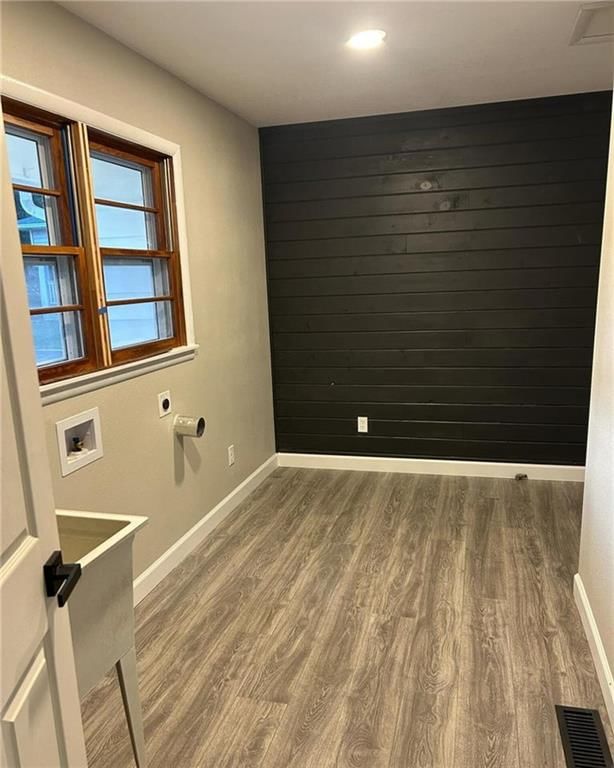 214 Lee Avenue — photo 9
