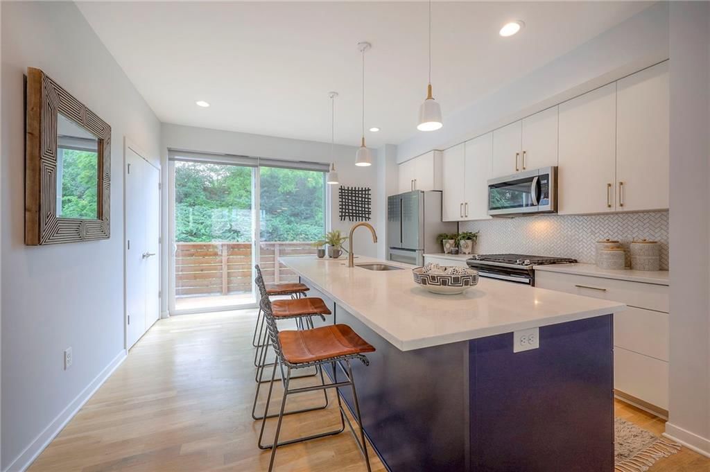 2712 McGee Trafficway — photo 17