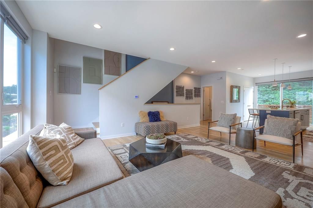 2712 McGee Trafficway — photo 21