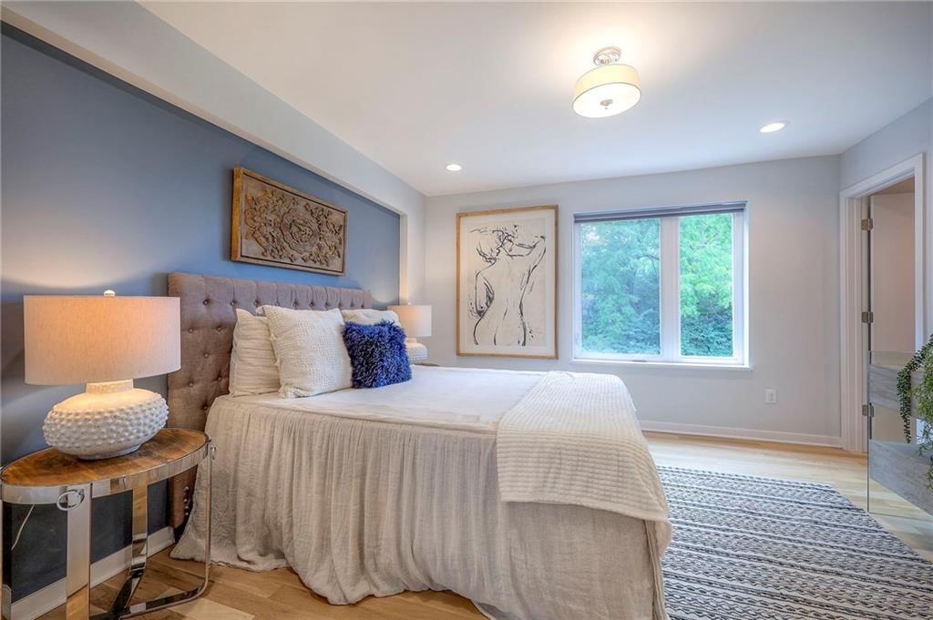 2712 McGee Trafficway — photo 24