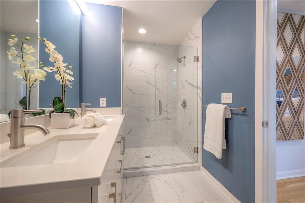 2712 McGee Trafficway — photo 26