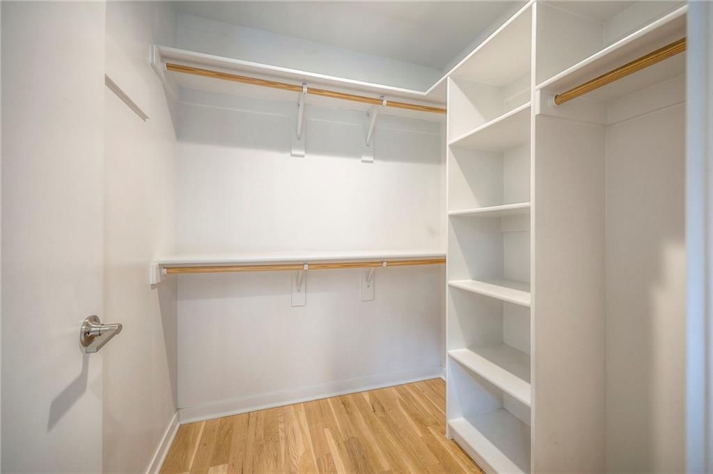 2712 McGee Trafficway — photo 28