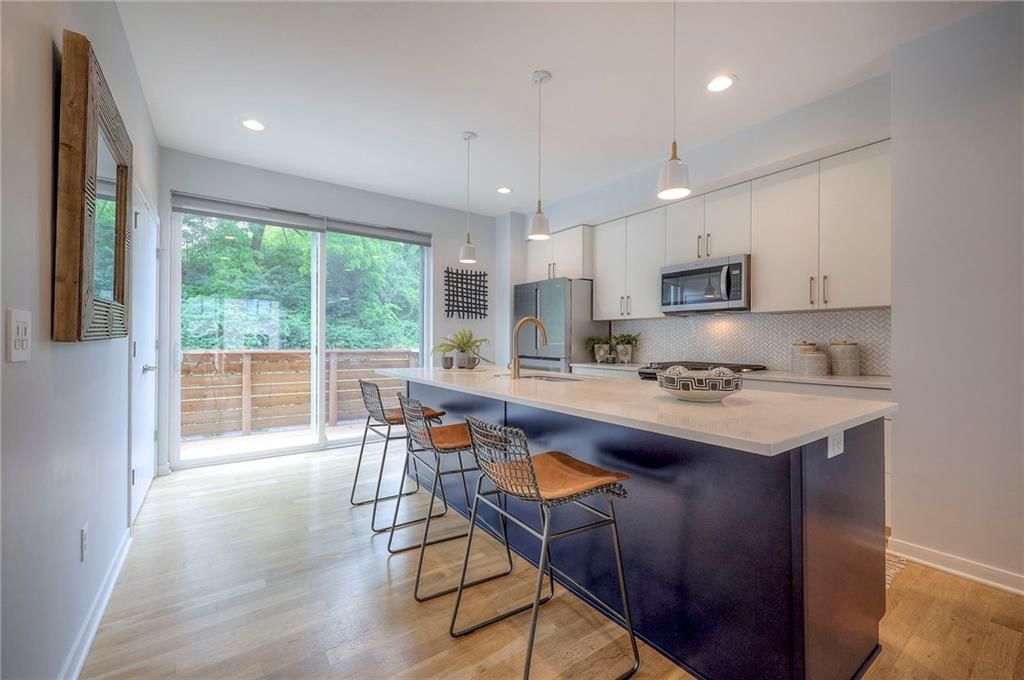 2712 McGee Trafficway — photo 10