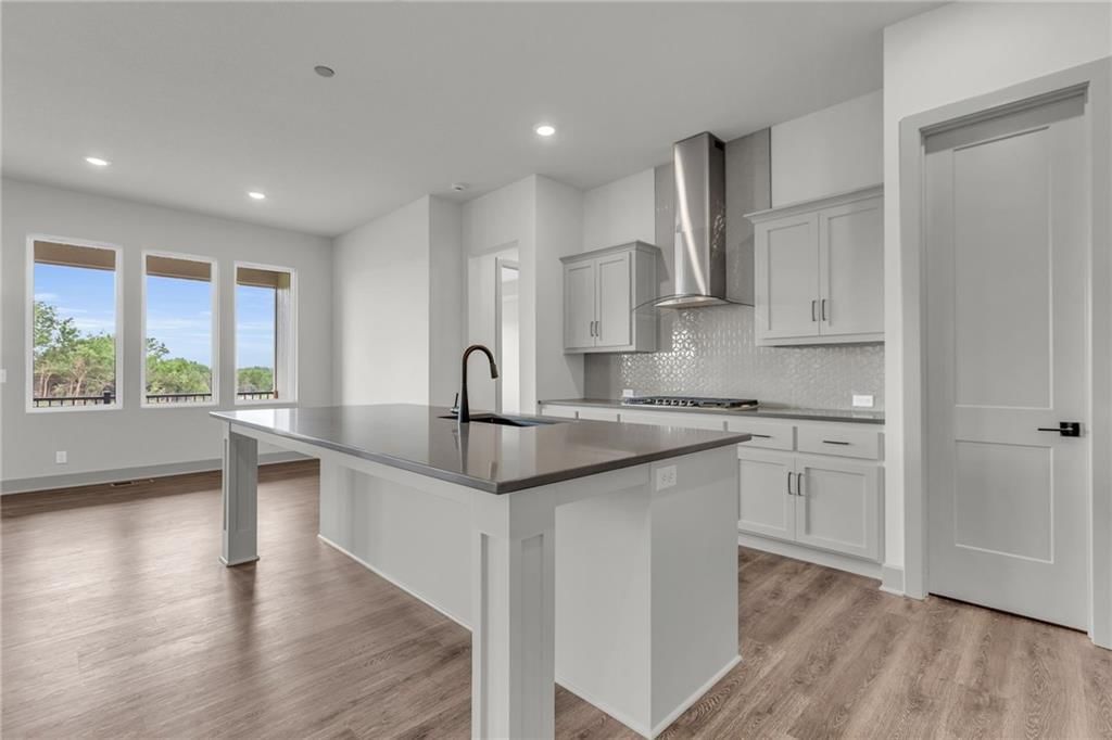 4732 Redwood Street — photo 17