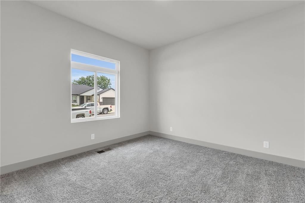 4732 Redwood Street — photo 23